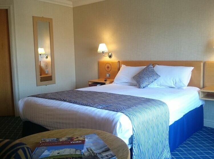 חדר סופריור נוף לנהר, The Queens