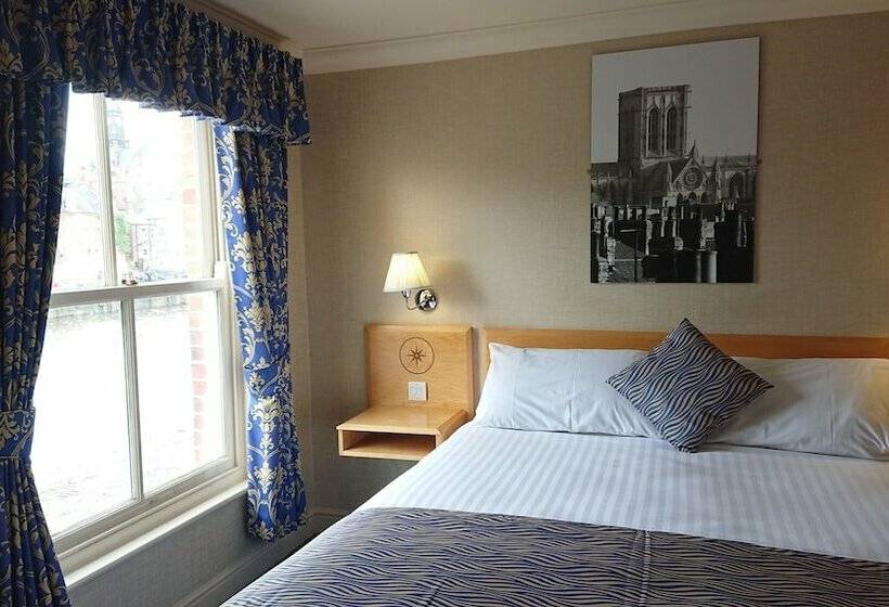 חדר סופריור יחיד, The Queens