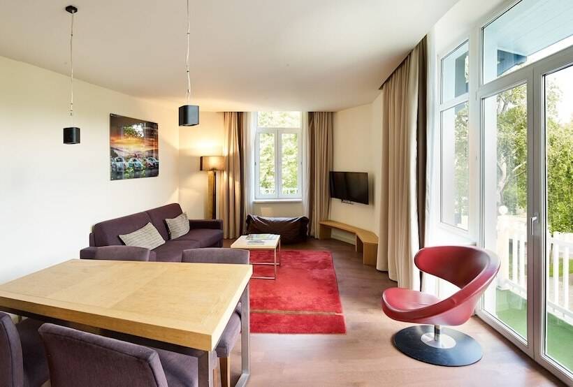 جناح, Radisson Blu Balmoral