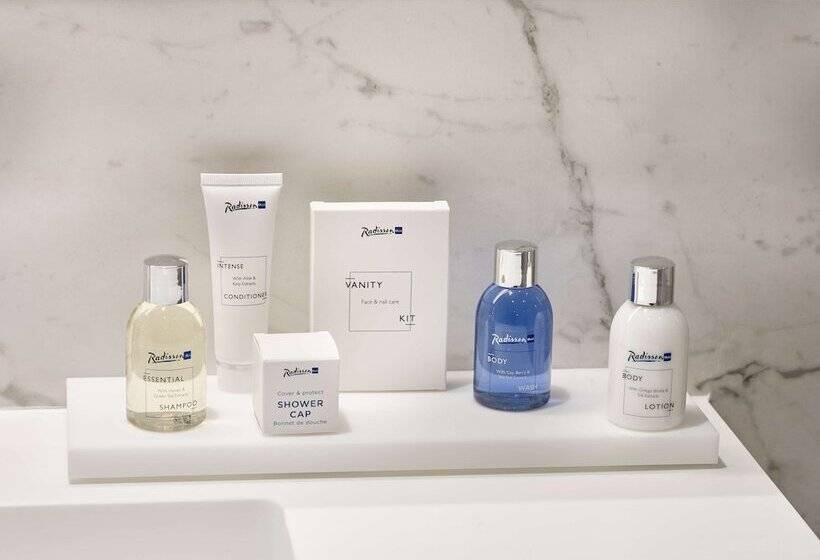 جناح مزوَّد بشرفة, Radisson Blu Balmoral