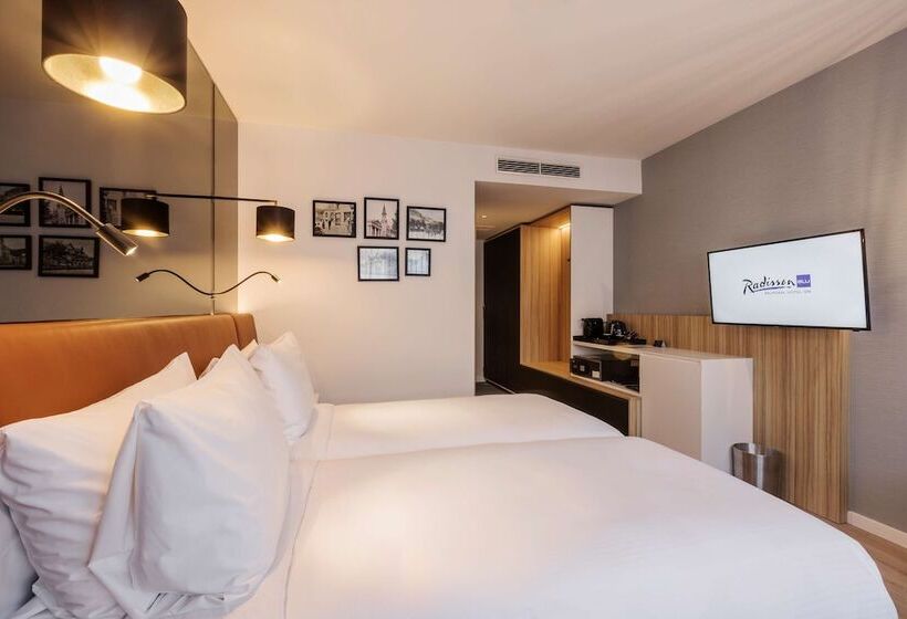 Номер Премиум, Radisson Blu Balmoral