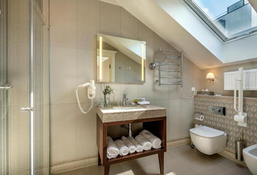 اتاق استاندارد, Ratonda Centrum Hotels