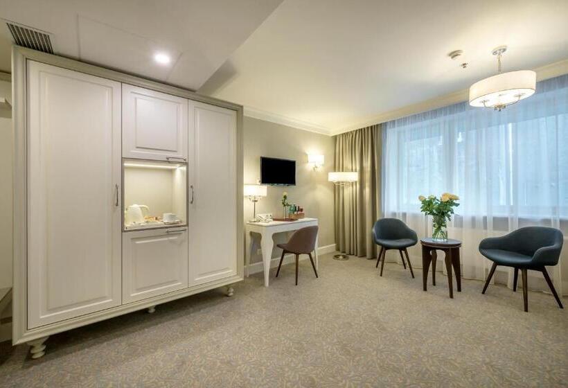 سوییت, Ratonda Centrum Hotels