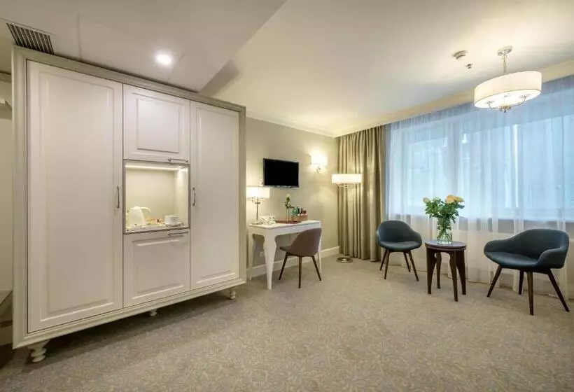 سوییت, Ratonda Centrum Hotels