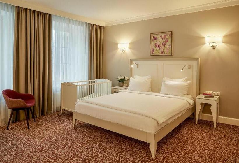 سوییت, Ratonda Centrum Hotels