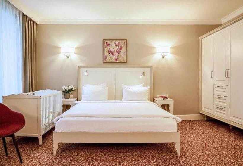 سوییت, Ratonda Centrum Hotels