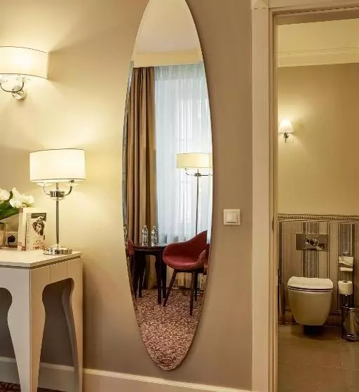 سوییت, Ratonda Centrum Hotels
