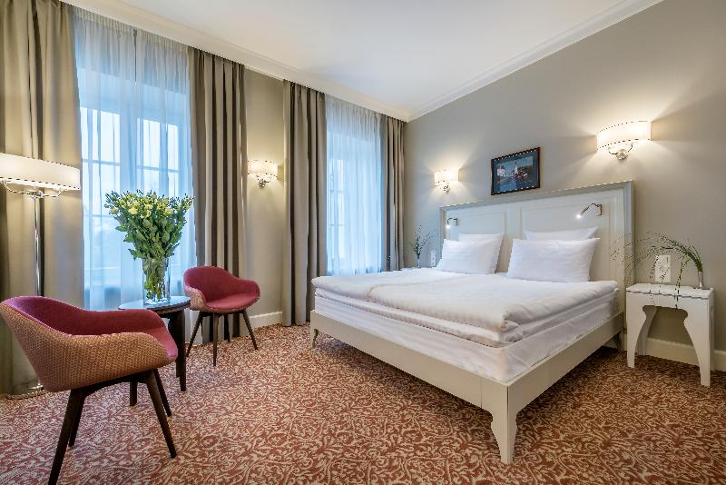 اتاق اجرایی, Ratonda Centrum Hotels