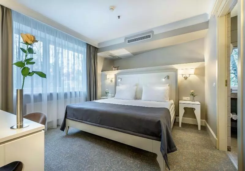 سوییت, Ratonda Centrum Hotels