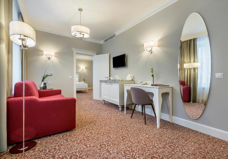 سوییت, Ratonda Centrum Hotels