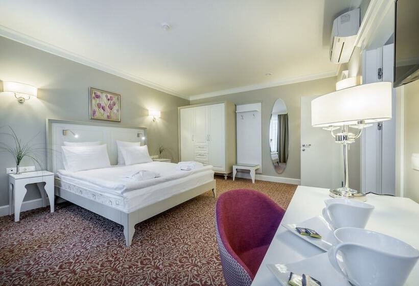 سوییت, Ratonda Centrum Hotels