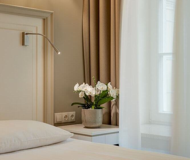 اتاق اجرایی, Ratonda Centrum Hotels