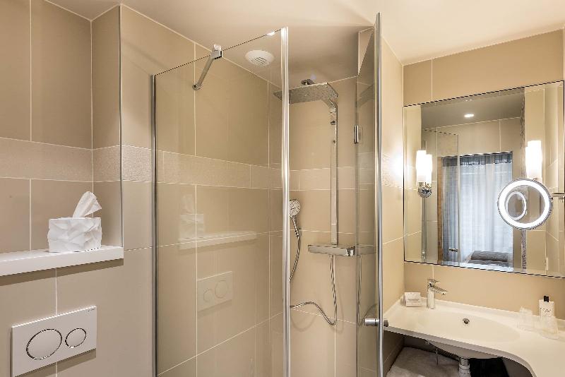 اتاق سوپریور, Rott