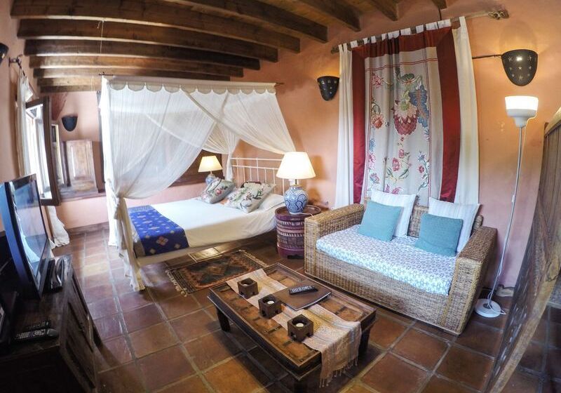 חדר סופריור נוף לנהר, The Queens