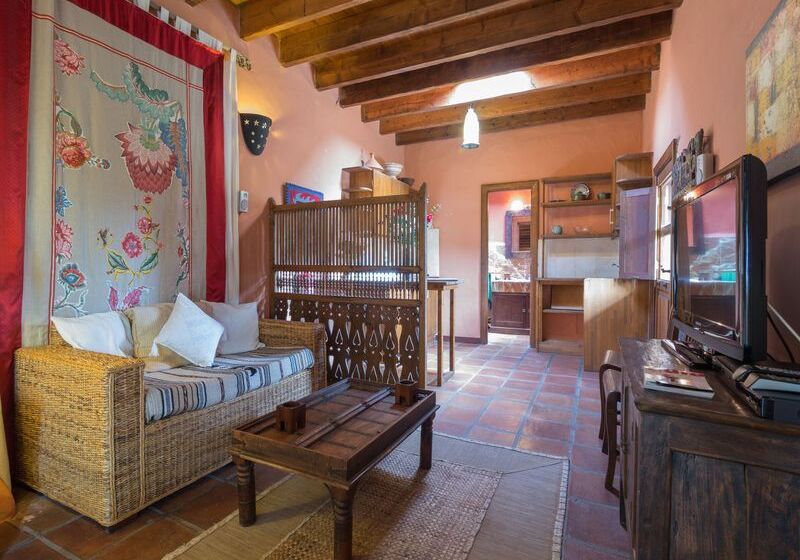 חדר סופריור נוף לנהר, The Queens