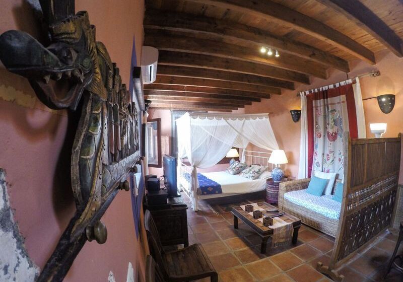 חדר סופריור נוף לנהר, The Queens