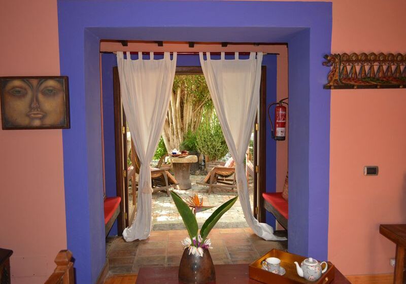 חדר סופריור נוף לנהר, The Queens