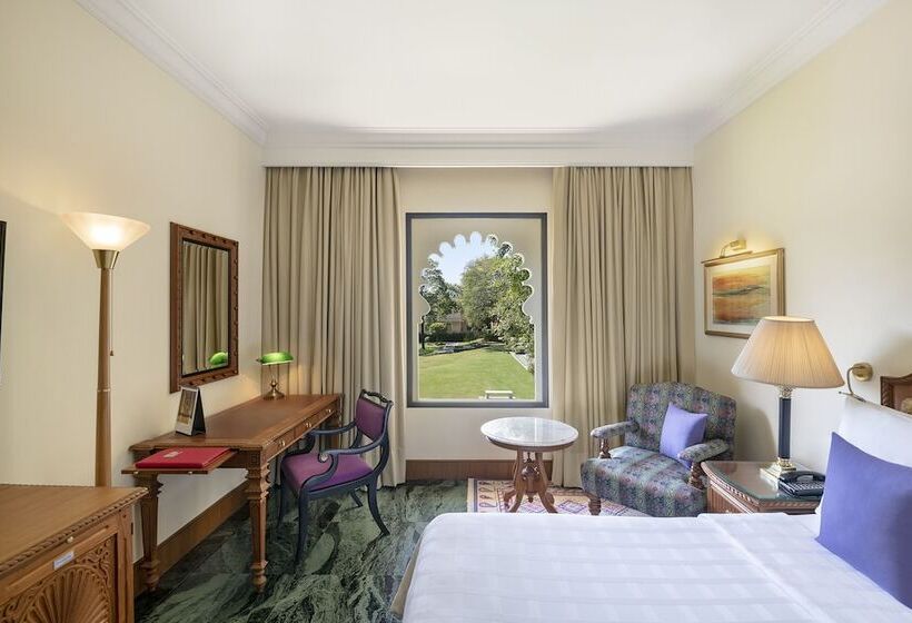 חדר פרמיום נוף לגינה, Trident Udaipur