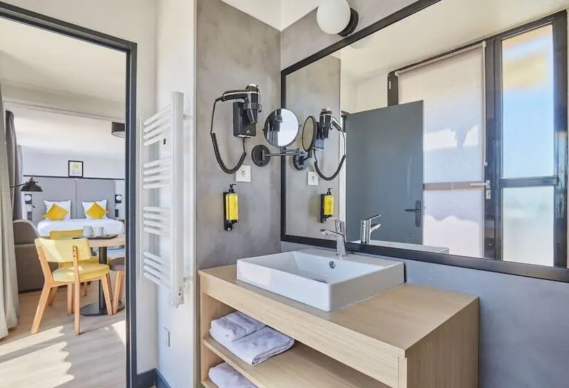Superior studio with terrace, Odalys City - Aix en Provence Centre Rotonde - Les Floridianes
