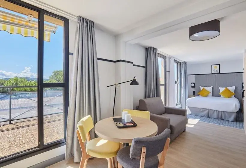 Superior studio with terrace, Odalys City - Aix en Provence Centre Rotonde - Les Floridianes