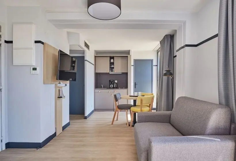 Superior studio with terrace, Odalys City - Aix en Provence Centre Rotonde - Les Floridianes