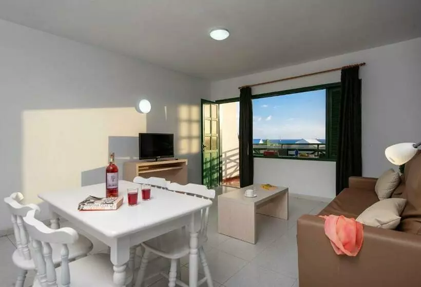 1 Bedroom Apartment Sea View