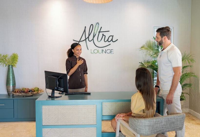 سوئیت کلوب با چشمانداز دریا, Wyndham Alltra Samana All Inclusive Resort