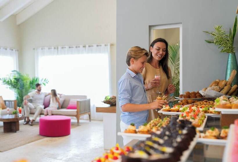 سوئیت کلوب با چشم‌انداز دریا, Wyndham Alltra Samana All Inclusive Resort