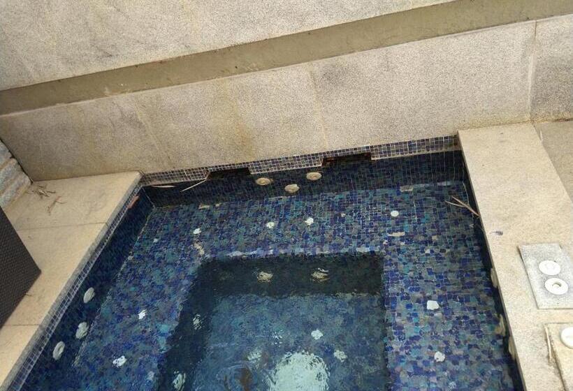 ハイドロマッサージバス付きスイート, Angsana Oasis Spa & Resort