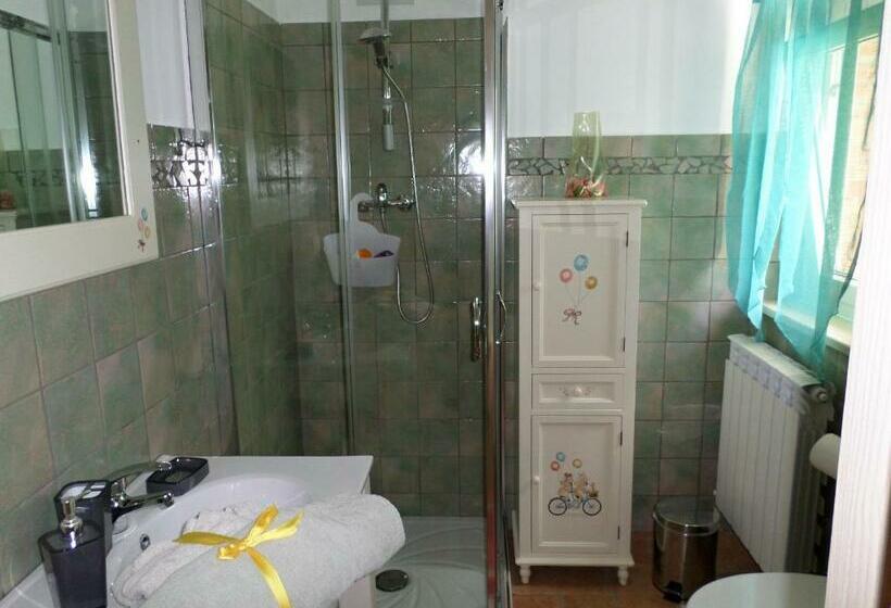 غرفة قياسية مزوَّدة بشُرفة, Bed And Breakfast Villa Algi