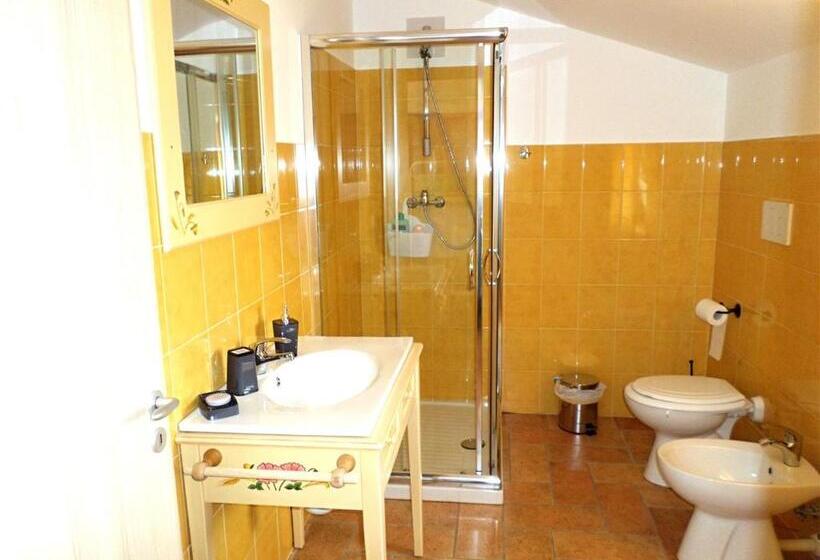 غرفة قياسية مزوَّدة بشُرفة, Bed And Breakfast Villa Algi