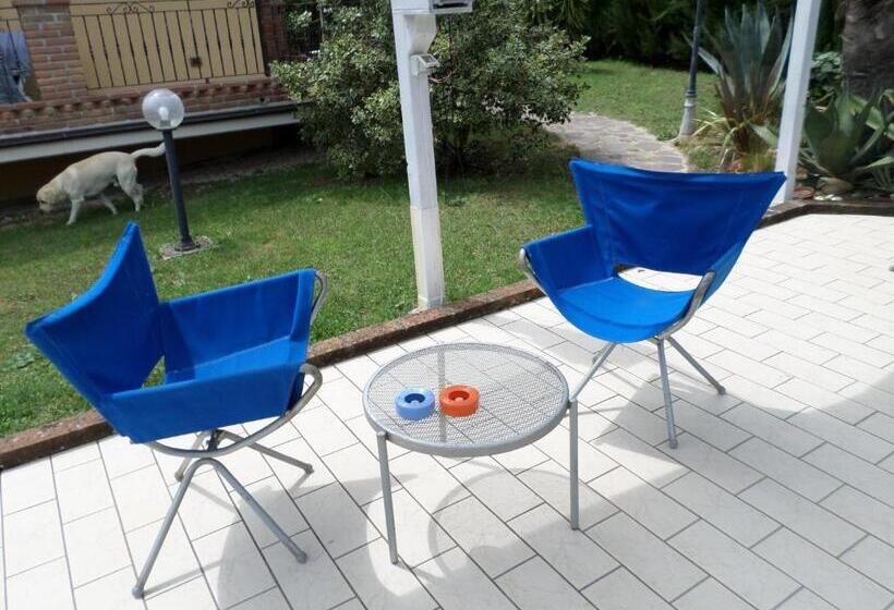 غرفة قياسية مزوَّدة بشُرفة, Bed And Breakfast Villa Algi