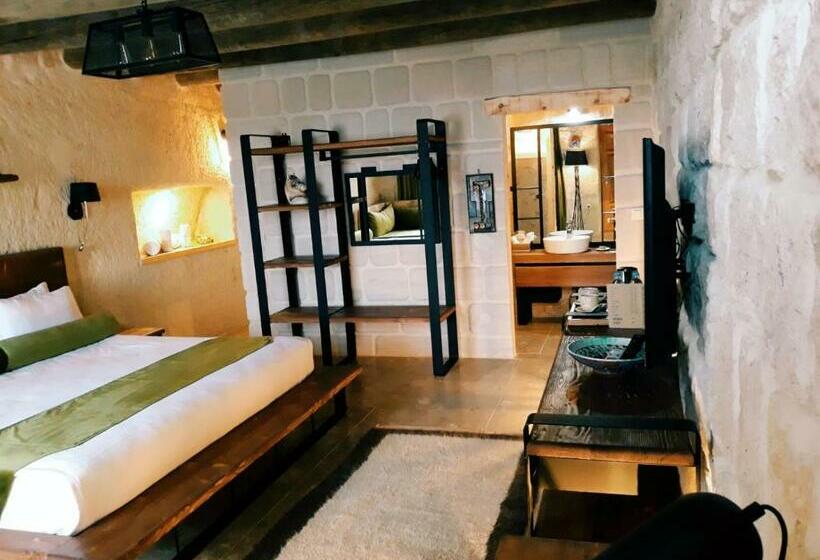 غرفة ديلوكس, Agarta Cave