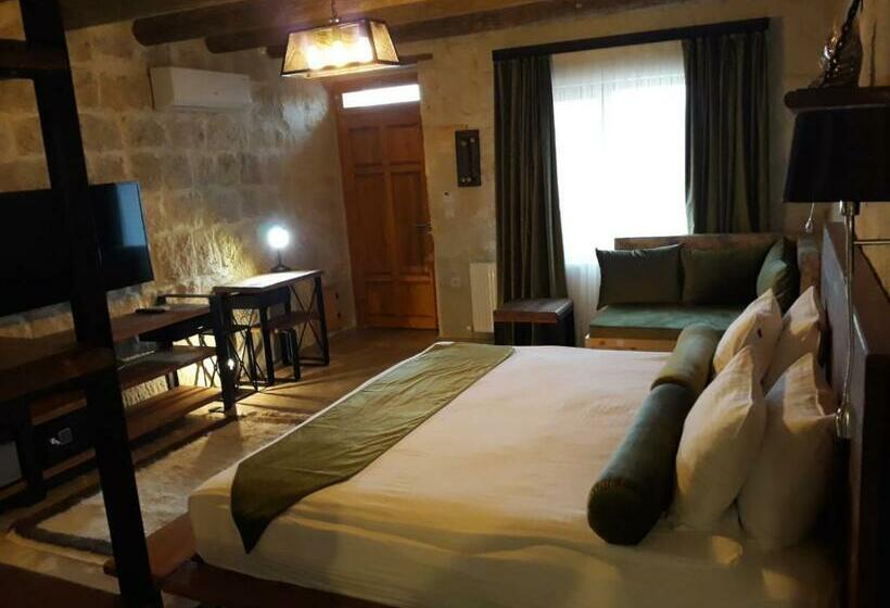 غرفة ديلوكس, Agarta Cave