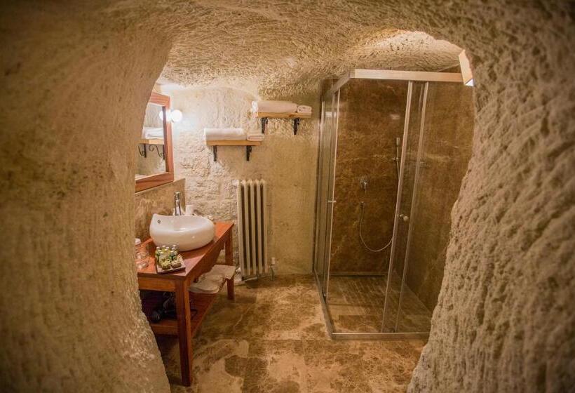 جناح عائلي, Agarta Cave