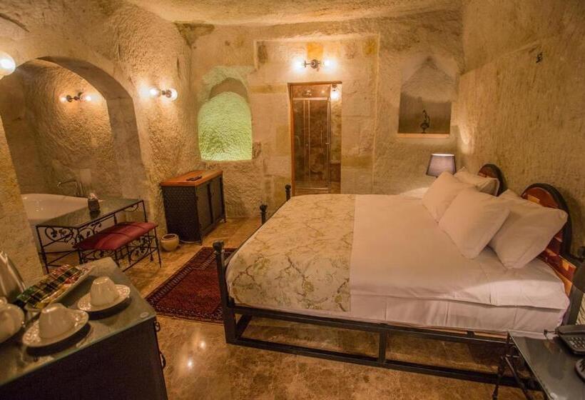 جناح سوبيريور, Agarta Cave