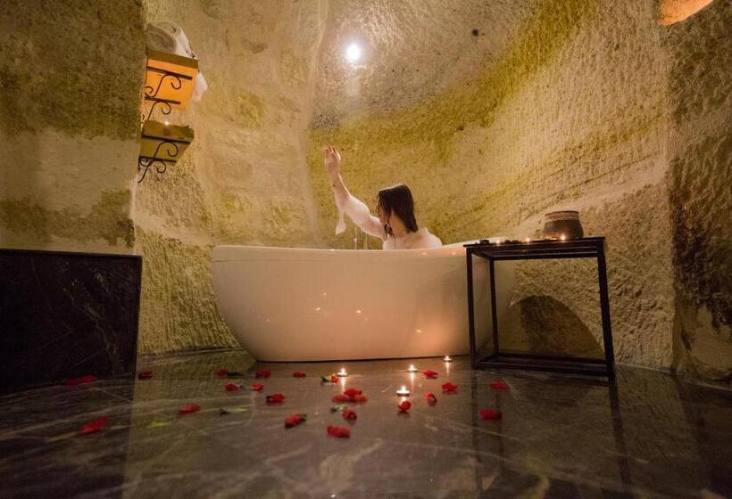 جناح, Agarta Cave