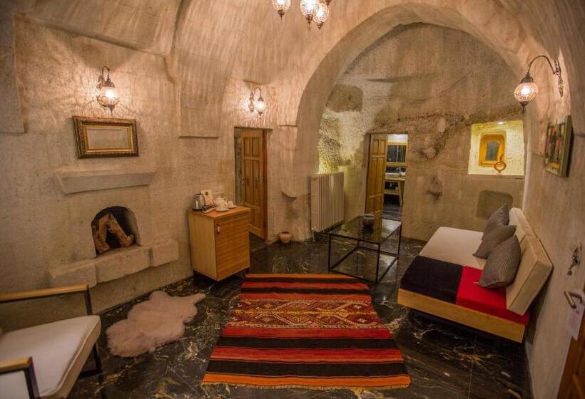 جناح, Agarta Cave