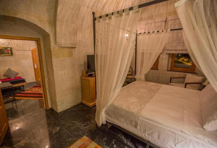 جناح, Agarta Cave