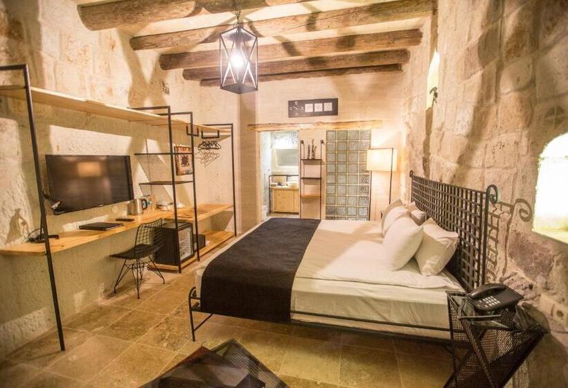 غرفة ديلوكس, Agarta Cave