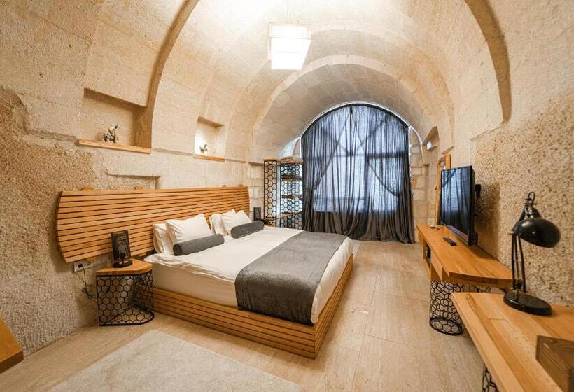 جناح بريميوم, Agarta Cave