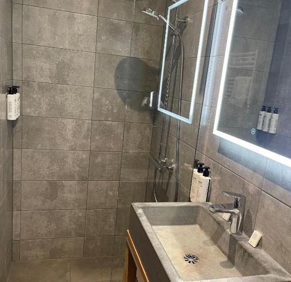 غرفة قياسية سرير كينج, City Center Lodge Utrecht