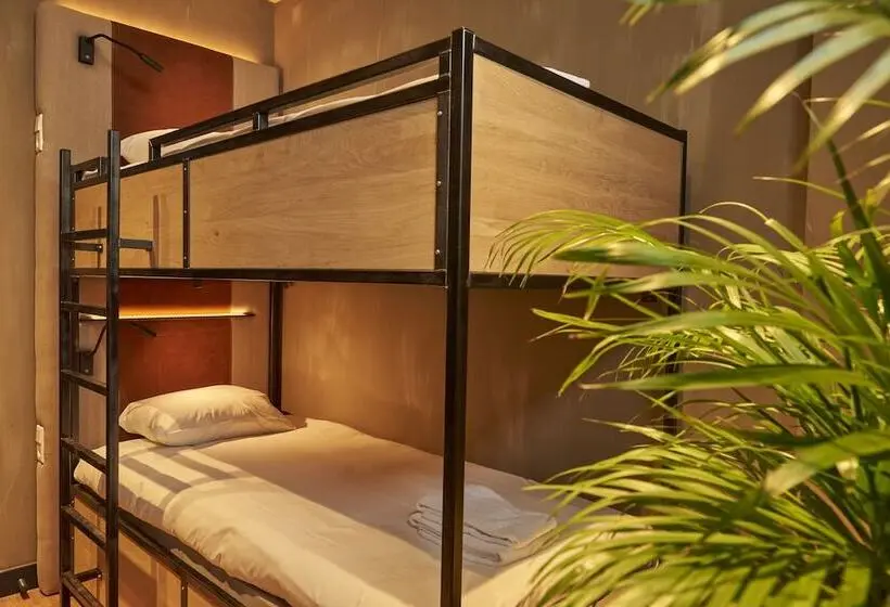اتاق استاندارد با تخت‌های تاشو, City Center Lodge Utrecht