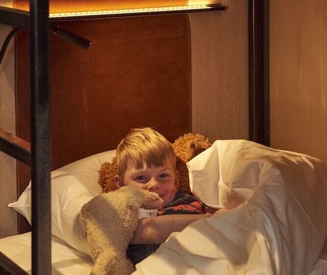 غرفة قياسية سرير بطابقين, City Center Lodge Utrecht