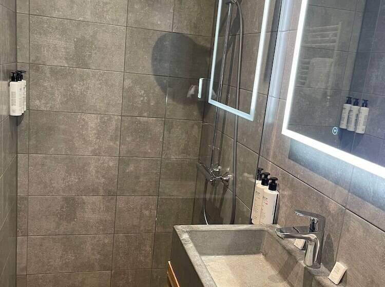 غرفة قياسية سرير كينج, City Center Lodge Utrecht