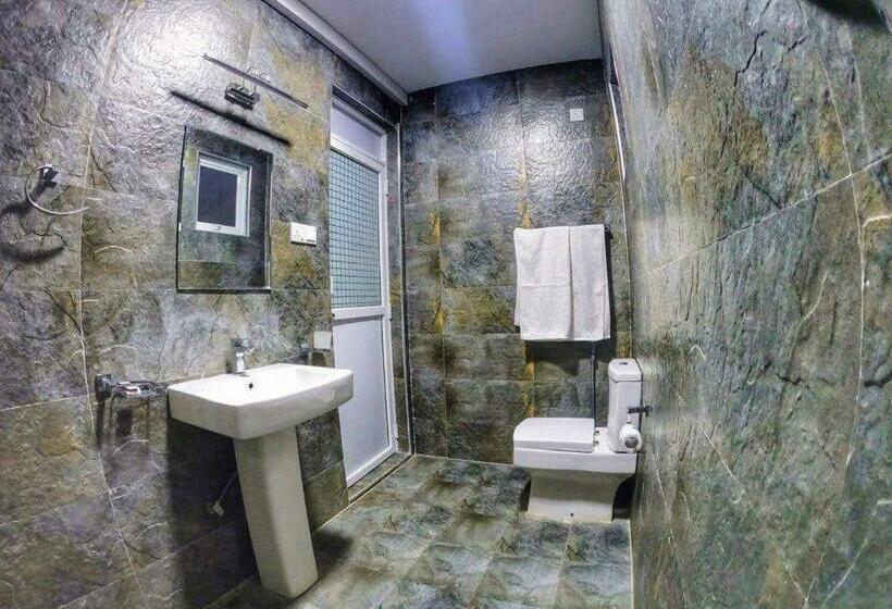 バルコニー付きスタンダードルーム, Elephant Entrance