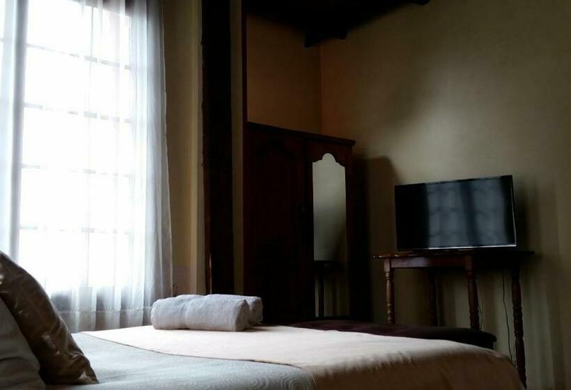 اتاق استاندارد با چشمانداز کوهستان, Relais De La Haute Ville Tana