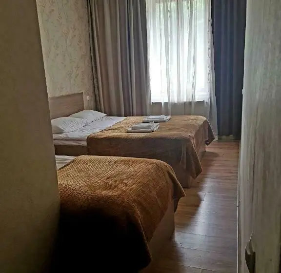 اتاق استاندارد سه نفره, Guest House On V. Pshavela 50