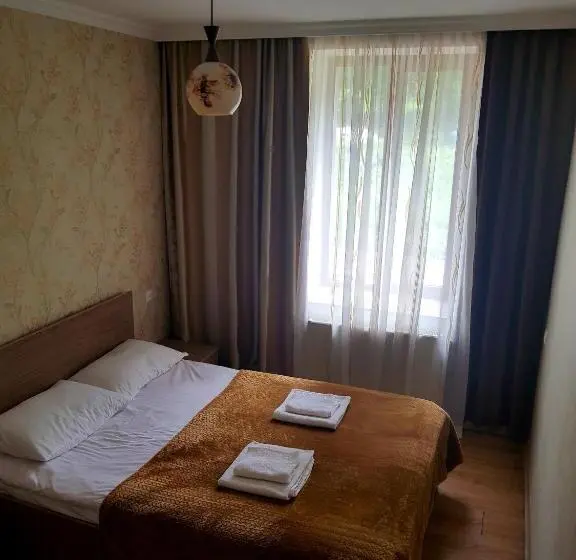 اتاق استاندارد سه نفره, Guest House On V. Pshavela 50