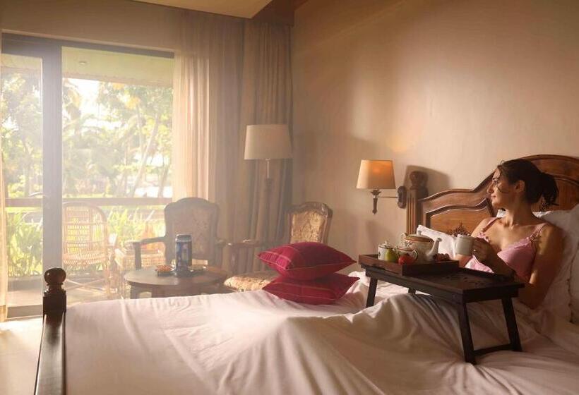 استودیوی لوکس, Uday Backwater Resort